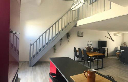 Gîte LE BOIS FLOTTE spacieux 120 m2 6 personnes Lagorce vallon pont d arc Ardèche - Foto 3