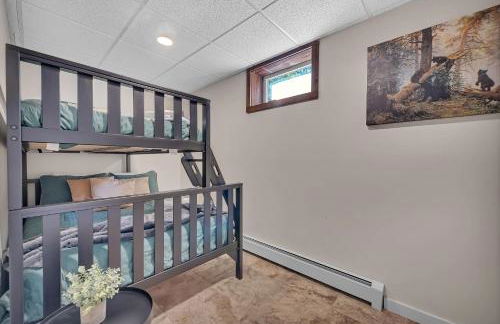 Secluded Log Cabin with Hot Tub Fire Pit Game Room - Foto 28