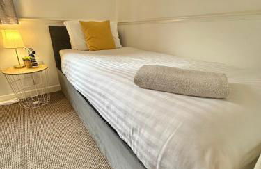 EasyRest Spalding - 4 Beds & Free Parking - Central & Modern Open Plan Apartment - Convenient Location - Foto 12