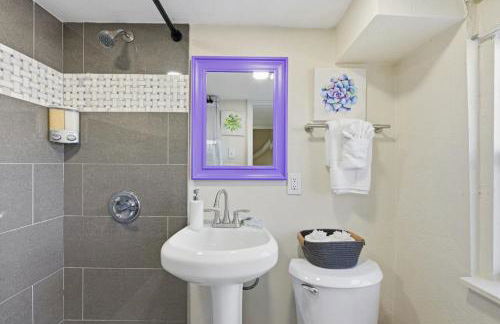 Cozy 1BR • Courtyard + Shared Deck - Foto 24