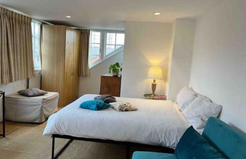 CB53 Tower Bridge Townhouse 2 bathrooms & Free parking - Photo 1