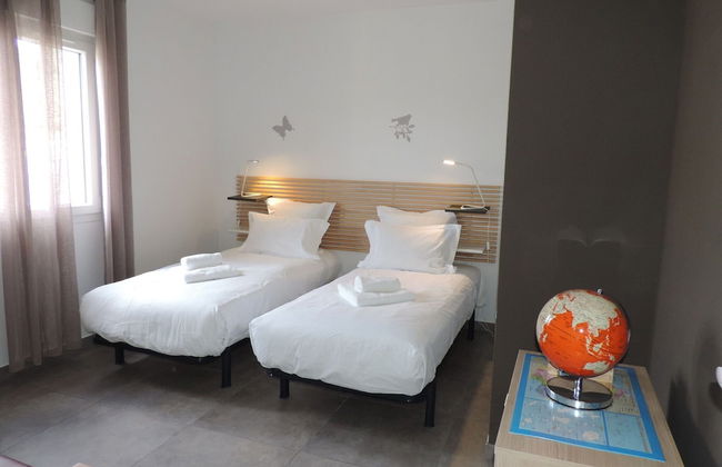 Attractive Holiday Home With Private Pool - Photo 5