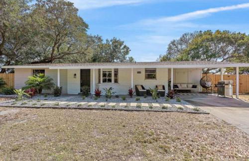 The Wisteria Oasis With heated pool and hot tub - Foto 10