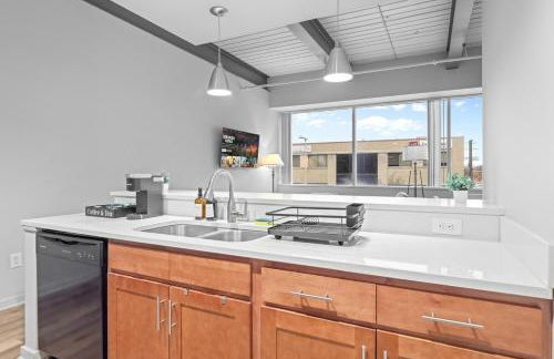 Spacious 2 BD Apt l Downtown Cleveland l Free Parking - Photo 19