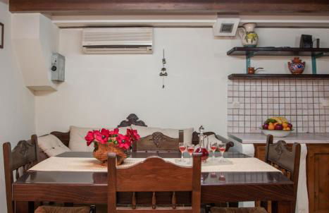 Gioia Traditional House - Photo 9