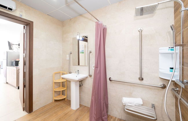 Islet Promenade Studio with Hot Tub and Panoramic Sea Views by GetawaysMalta - Foto 24