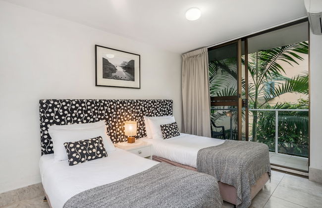 Bayview Beachfront Apartments, in town right on the beach - Foto 9