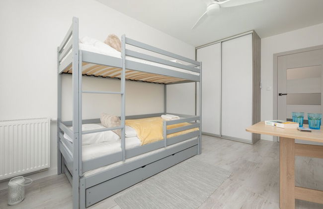 Pet-friendly Spadochroniarzy by Renters - Photo 3