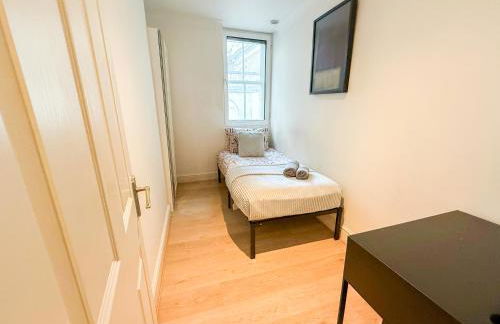 Promo Rate - 2BDR flat with AC in Embankment near Charing Cross, Trafalgar Square, London Eye, Big Ben - Foto 9