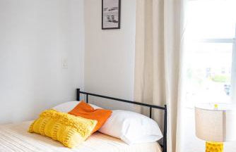 Lux 3 bedroom townhouse 1 block from the beach - Photo 30