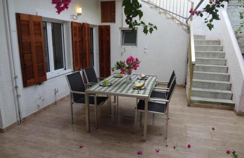 Cozy Citrus Garden House by the Seaside. - Photo 2