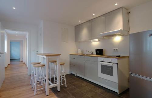 Travel Art Boardinghouse - Photo 7