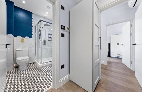 Westminster 2 Bedroom apartment with AC sleeps 5 - Photo 22