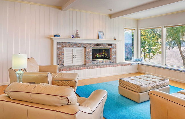 Four Stone Beach House - Photo 20