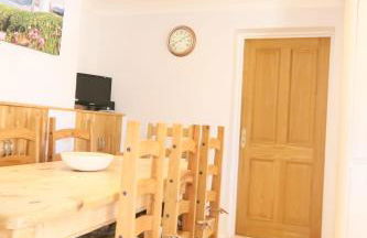 4 bed house 50 yards from the beach & lighthouse - Photo 27