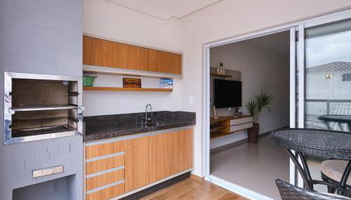 2 QUARTOS com Churrasqueira na Varanda, Piscina, Garagem interna, WiFi 500mbps, Ar Condicionado e Telas de Proteção - Foto 4