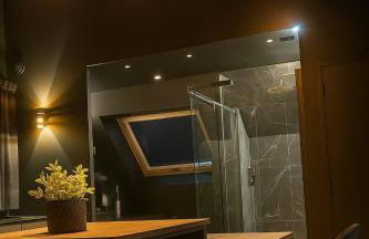 Love Room-Balnéo-Parking privé - Foto 6