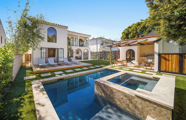 Bella Villa - Photo 1