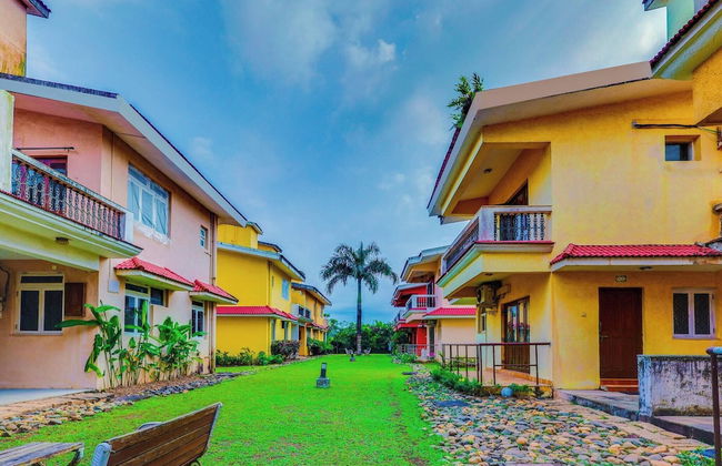 Pleasing 3 Bedroom Villa With Pool - Photo 31