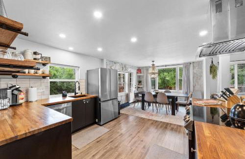 Canyon Retreat with Hot Tub 3min to Broadmoor - Foto 8