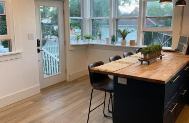 Updated 2 bedroom close to downtown and university - Foto 5