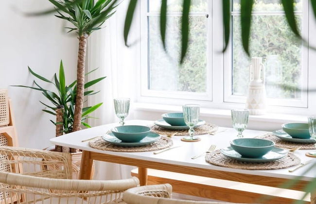 Mariners Stylish Beachside Getaway With Sea Views - Photo 14