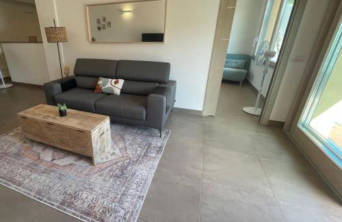 Reflections At The Lake - Foto 10