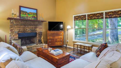 Dog-Friendly Dahlonega Home with Private Fire Pit! - Foto 2