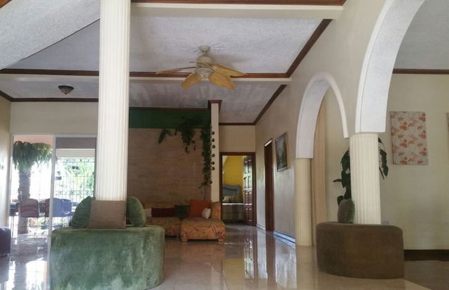 Mountain Top Villa - Photo 2