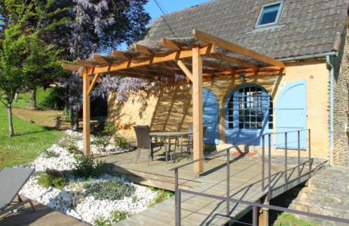 Les Combes avec piscine chauffée au nord Sarlat - Foto 5