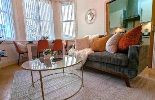 Luxury 2 Bed Apt, Sleeps 4, Secure PRKG-1 Car, Ascot Racecourse 5min walk, Legoland & Lapland 8mins, Windsor 15mins - Foto 13