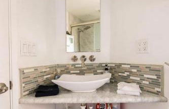 2 bedroom bungalow with hot tub - Photo 66