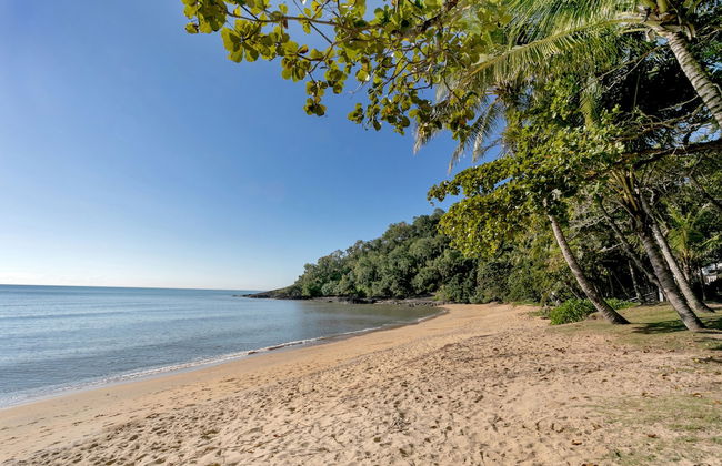 Beachfront Bliss 3-bedroom Apartment with Sea View 4 - Foto 18