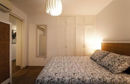 SeaHomes Vacations - Seafront Mediterranean Ap & PKG - Foto 17