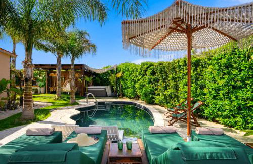 Antonakis Villa Secret Pool & Hot Tub Hideaway - Photo 14