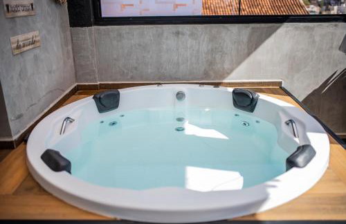 Uai House com jacuzzi, teto rooftop retrátil e colchão massageador - Foto 78