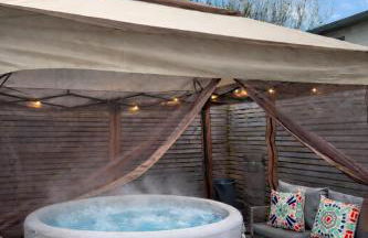 Cozy 2BR Getaway - Private Hot Tub & Bath Retreat - Foto 33