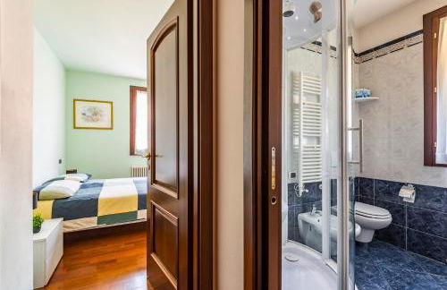 Jacuzzi Apartment in Italian Villa, Wi-Fi & Garden Sassuolo - Maranello - Foto 4