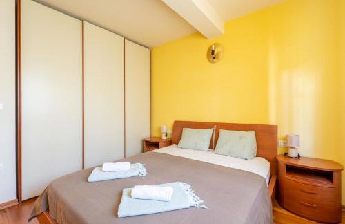 Charming Orange Apartment with Private Pool and Garden Oasis - Foto 21