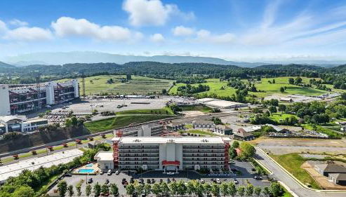 New 2 Bed 2 Bath Condo with Pool at BMS - Foto 2