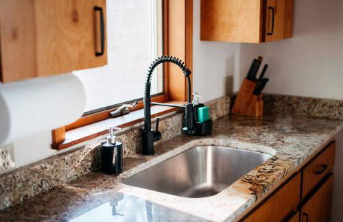 TC Lake Stay-Pontoon & SUP Rentals-King Room! - Foto 17