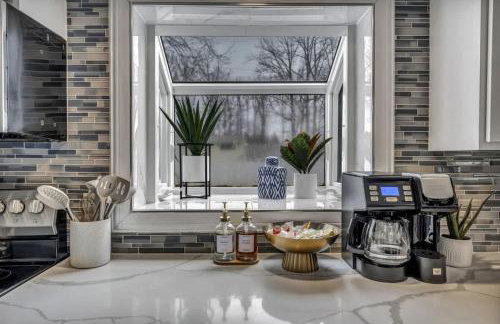 Swim and Relax In our Pool and Hot Tub and Recently Renovated - Photo 24