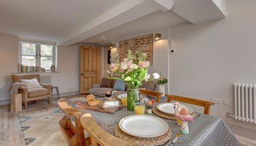 The Flints - Photo 5