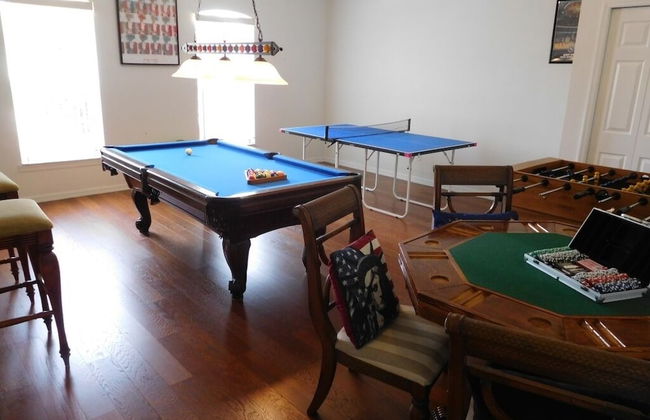 Spacious 6-bedroom Home in Hampton Lakes Perfect for Family Getaways! - Foto 18