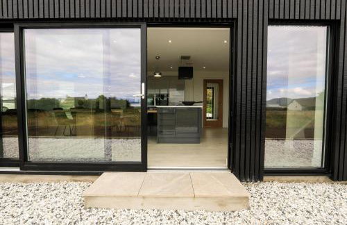 Black Barn Skye - Contemporary 3 bed / 4 bath home - Photo 15