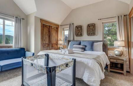 Cabin~Views~Heart of Town~W&D~Fireplace~Kitchen - Foto 26