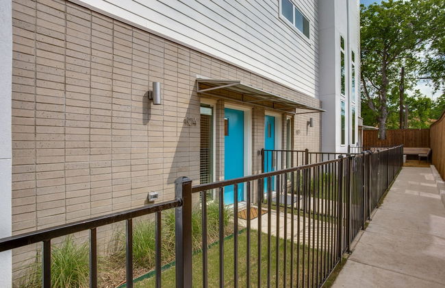 Upscale 2 bedroom Dallas TownHome - Foto 24