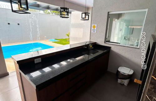Linda Casa Nova e com piscina - Foto 43