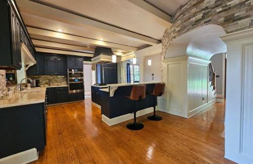 Creekside Haven with Dock & Scenic Views - Foto 24