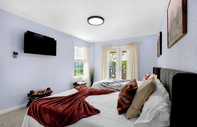 Spacious Retreat & Game Room Sleeps 12 - Foto 8